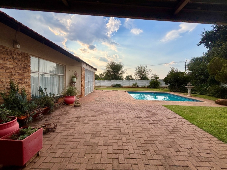 3 Bedroom Property for Sale in Wilkeville North West